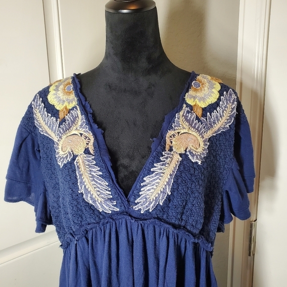 Free People Fiesta Nueva Floral Embroidered Navy Blue Tunic Top Retail $128.00 - Picture 7 of 17